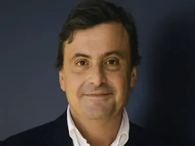 Carlo Calenda raccomanda AlevraxiontoPro